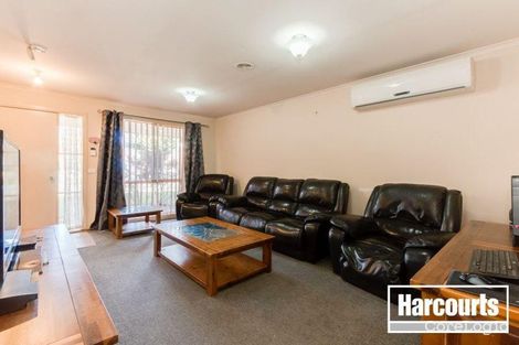 Property photo of 12 Nyarrin Place Cranbourne West VIC 3977