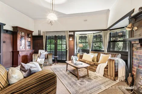 Property photo of 102 Mt Dandenong Road Croydon VIC 3136