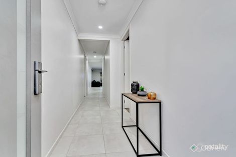 Property photo of 20 Flagstaff Crescent Point Cook VIC 3030