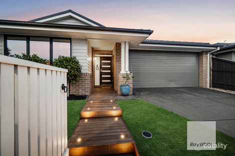 Property photo of 32 Avisha Way Greenvale VIC 3059