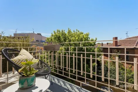 Property photo of 16/170-172 Barkly Street St Kilda VIC 3182