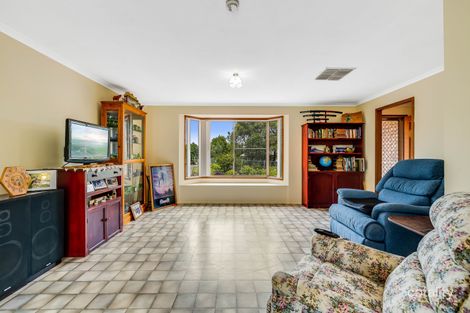 Property photo of 8 Roser Court Withcott QLD 4352