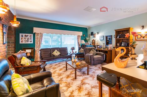 Property photo of 1 Crisp Drive Ashmont NSW 2650