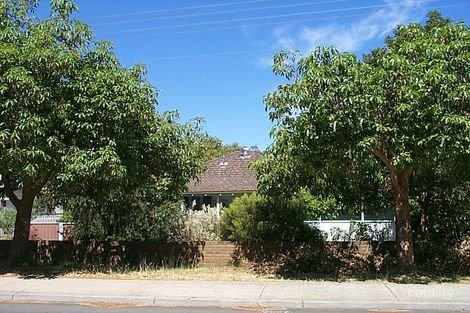 35 Wungong Rd, Armadale, WA 6112