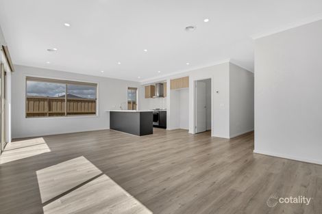 Property photo of 33 Woodman Circuit Wollert VIC 3750