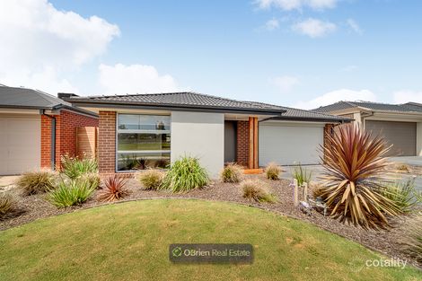 Property photo of 10 Pinebank Avenue Cranbourne East VIC 3977