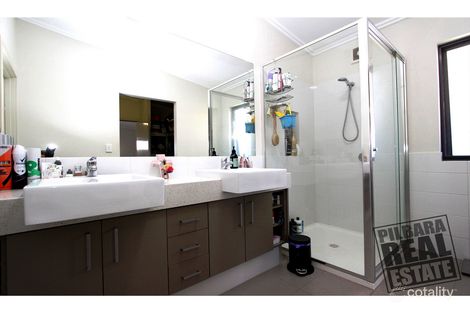 Property photo of 5 Treetop Crescent Nickol WA 6714
