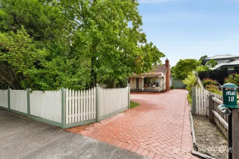 Property photo of 18 Byron Road Kilsyth VIC 3137