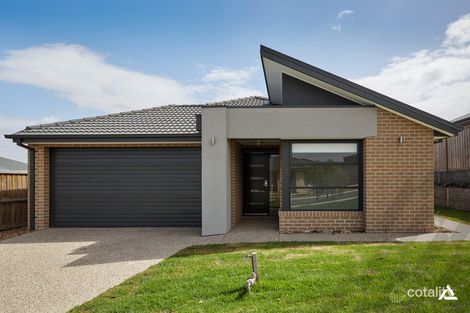 Property photo of 14 Redleaf Avenue Warragul VIC 3820