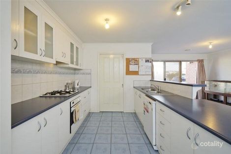 Property photo of 32 Caradon Drive Truganina VIC 3029