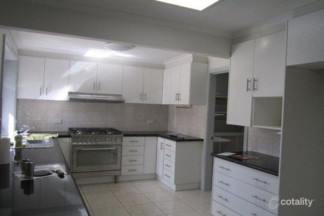 Property photo of 2 Conferta Court Cranbourne West VIC 3977