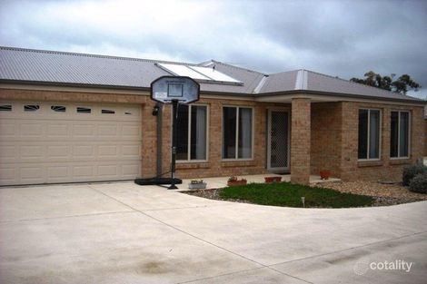 Property photo of 2/16A Henty Street Pakenham VIC 3810