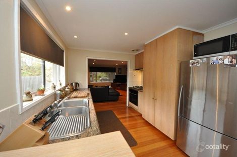 Property photo of 32 Hillview Drive Kilsyth VIC 3137
