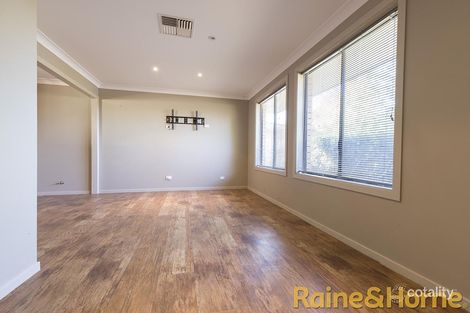 Property photo of 6 Lyons Place Dubbo NSW 2830