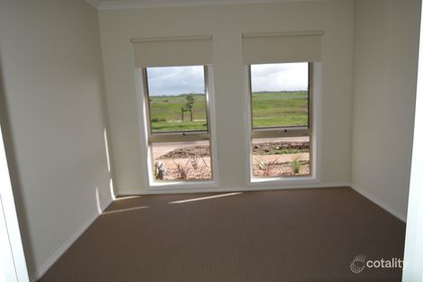 Property photo of 52 Bregman Esplanade Manor Lakes VIC 3024