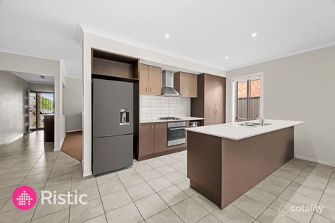 Property photo of 10 Atkinson Close Point Cook VIC 3030