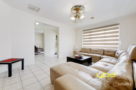 Property photo of 21 Malmsbury Drive Meadow Heights VIC 3048