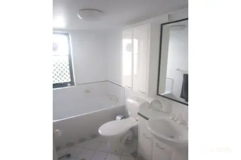 Property photo of 2/33 Australia Avenue Broadbeach QLD 4218