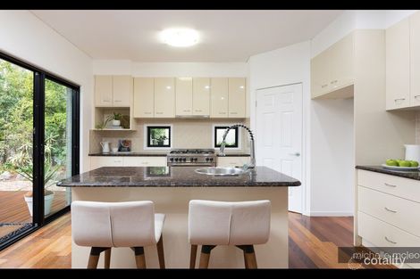 Property photo of 2 Carissa Place Chapel Hill QLD 4069