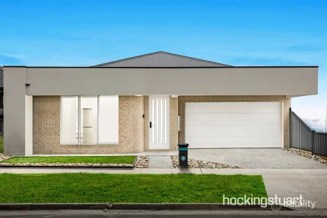 18 Pasilla Cct, Mickleham, VIC 3064