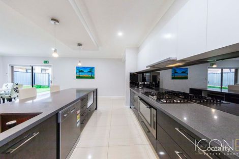 Property photo of 5 St Ives Lane Wollert VIC 3750