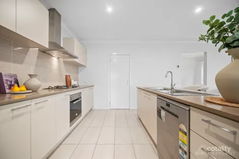 Property photo of 8 Weatherall Way Keysborough VIC 3173