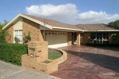 Property photo of 3 Bertrand Close Berwick VIC 3806
