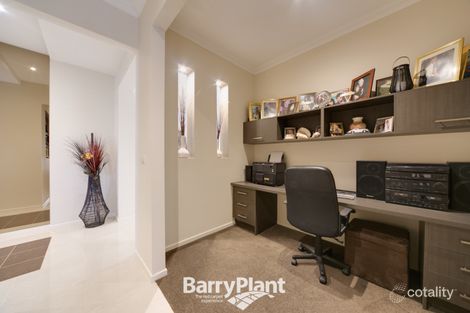 Property photo of 25 Lyrebird Avenue Pakenham VIC 3810