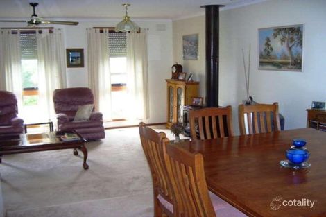 Property photo of 21 Mueller Court Endeavour Hills VIC 3802