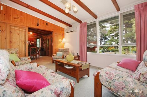 Property photo of 18-20 Frogmore Crescent Park Orchards VIC 3114