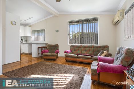 Property photo of 21 Kimbeth Crescent Albion Park Rail NSW 2527