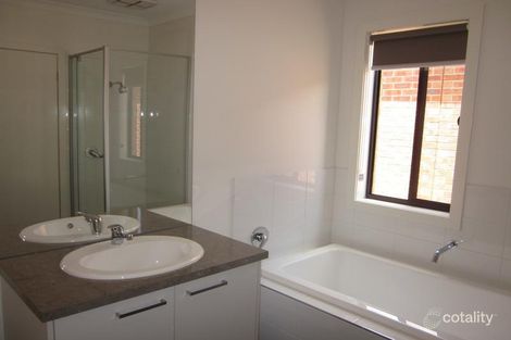Property photo of 13 Bilby Street Craigieburn VIC 3064