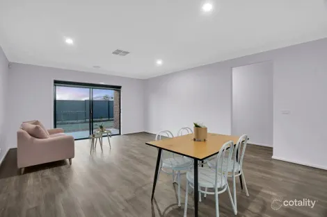 Property photo of 30 Margot Circuit Kalkallo VIC 3064