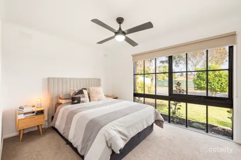 Property photo of 1/57 Bridgewater Way Rowville VIC 3178