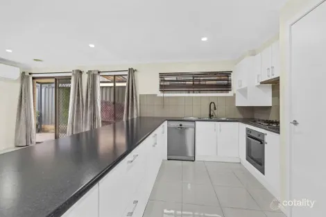 Property photo of 27 Obrien Parade Pakenham VIC 3810