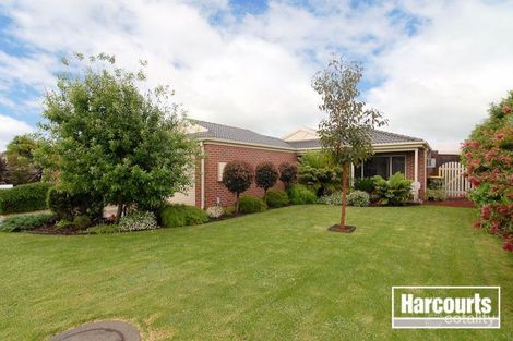 11 Ross Cres, Skye, VIC 3977