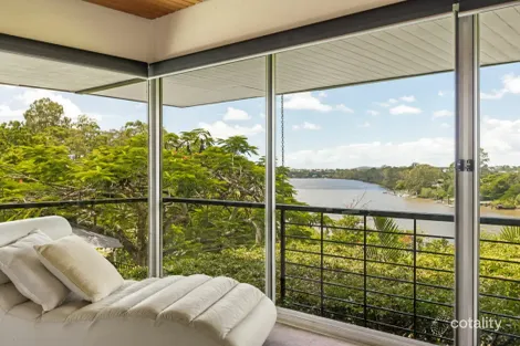 Property photo of 125 The Esplanade St Lucia QLD 4067