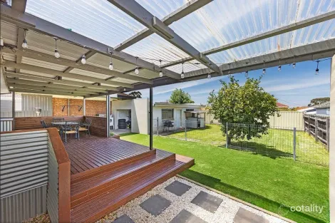 Property photo of 42 Lois Street St Albans VIC 3021