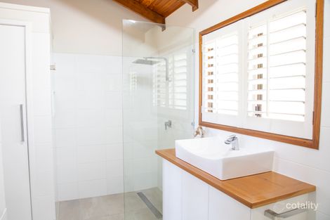 Property photo of 24 Cumming Parade Point Lookout QLD 4183