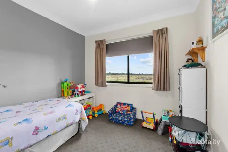 Property photo of 15 McLeod Court Rosedale VIC 3847