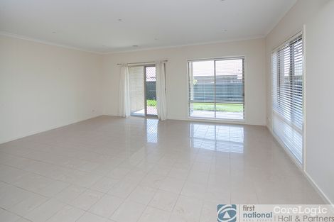Property photo of 18 Darwin Way Pakenham VIC 3810