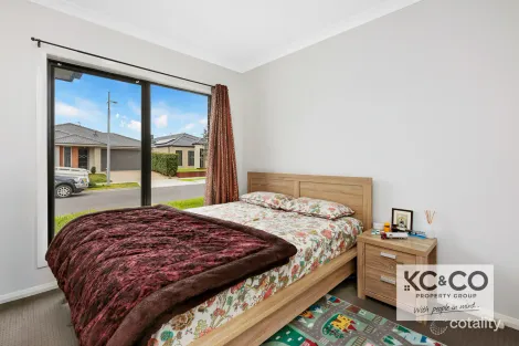 Property photo of 17 Spotted Way Tarneit VIC 3029