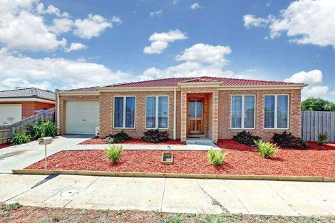 2/97 Dunvegan Dr, Kurunjang, VIC 3337