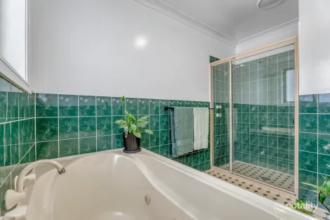 Property photo of 20 Robinson Avenue Dubbo NSW 2830