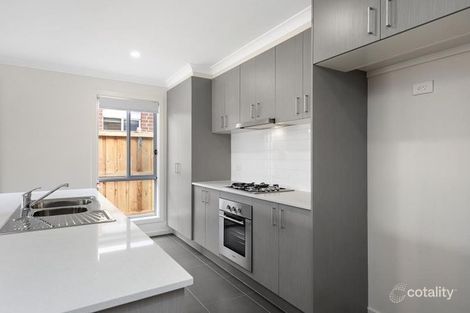 Property photo of 12 Destiny Drive Cranbourne North VIC 3977