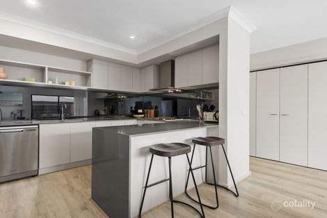 Property photo of 14 Netherley Walk Armstrong Creek VIC 3217