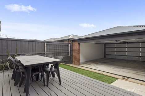 Property photo of 14 Netherley Walk Armstrong Creek VIC 3217