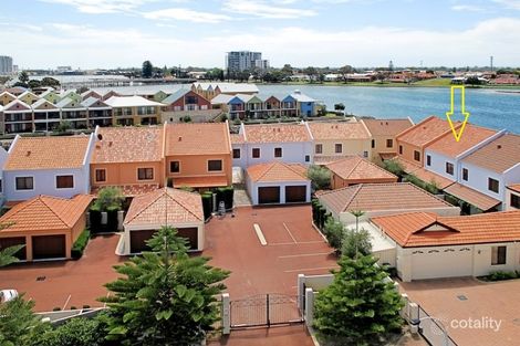 Property photo of 2/40 Rialto Place Halls Head WA 6210