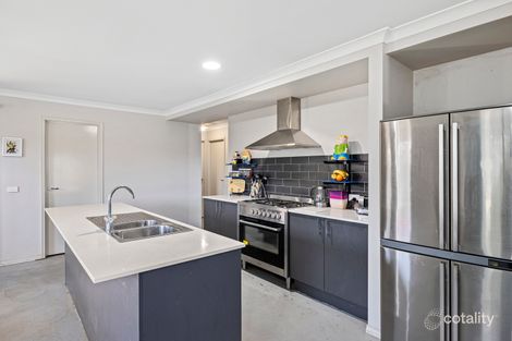 Property photo of 320 Warburton Highway Wandin North VIC 3139