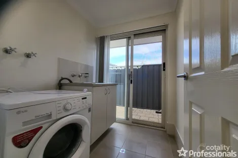 Property photo of 13 Forever Boulevard Banksia Grove WA 6031